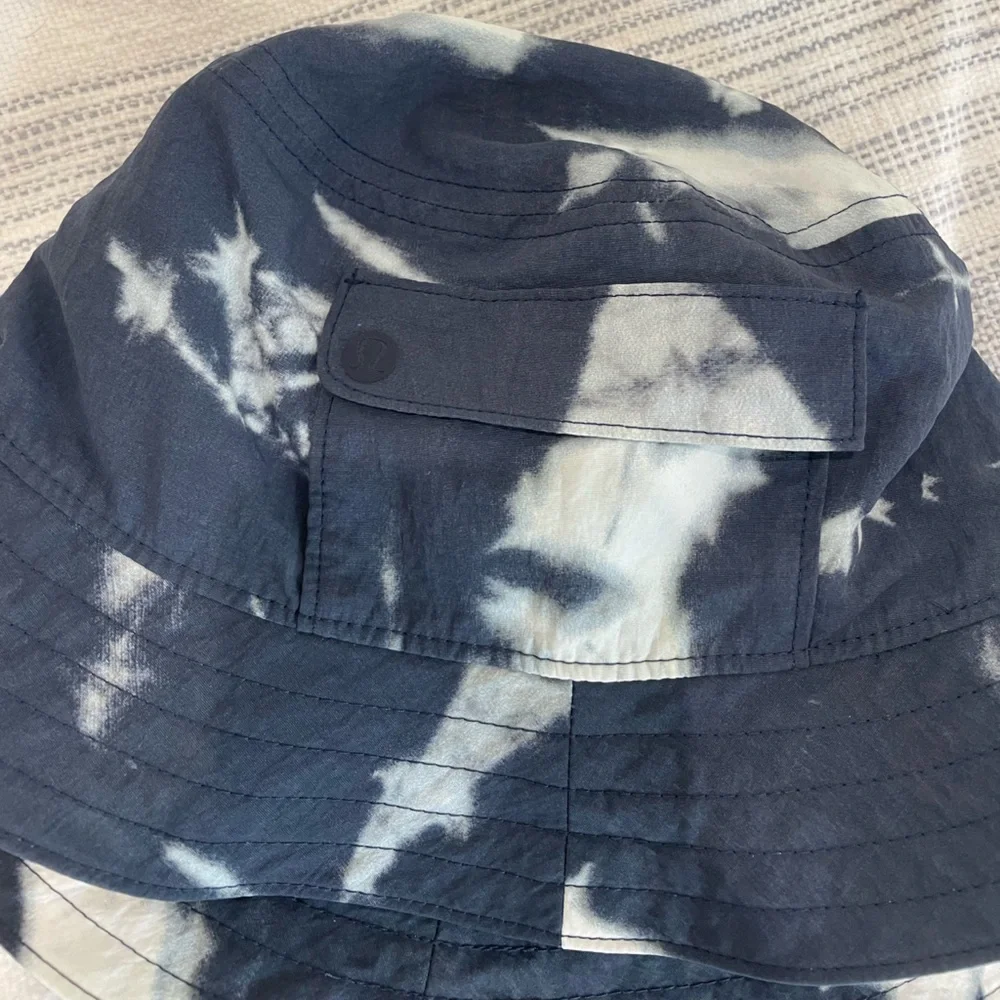 NWOT Lululemon bucket hat